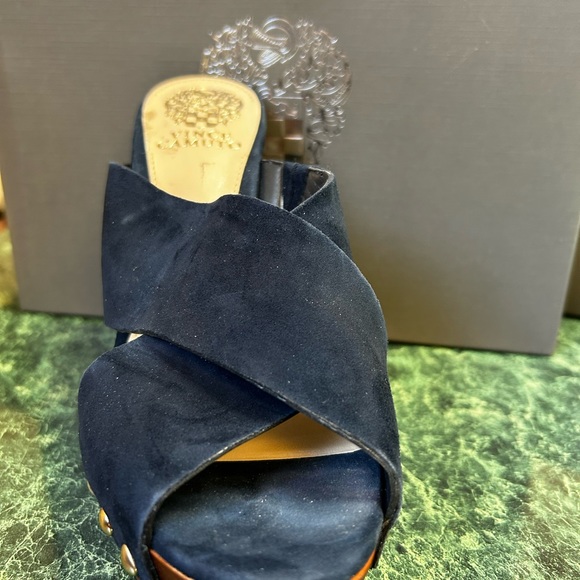 New Vince Camuto suede platforms! - Picture 2 of 5